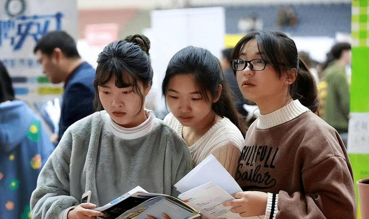 (女人要学什么职场技能呢)(女人要学什么职场技能)