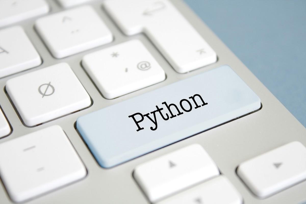 (go语言和python哪个简单)(go语言python)