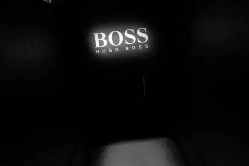 (boss男装官方旗舰店直播)(boss西装)